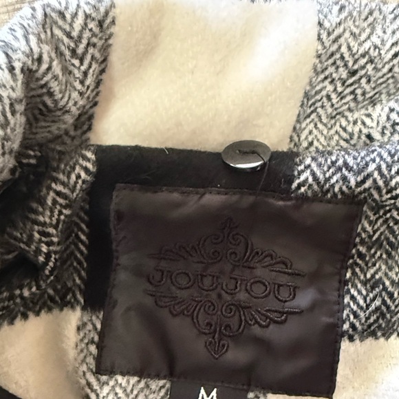 JouJou black and White Plaid Winter Coat w/ Belted Waist, lined. Size Medium - Picture 5 of 11